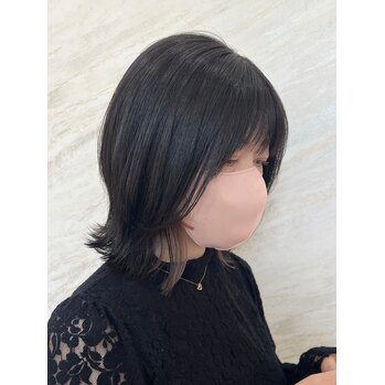 さりげなく可愛いイヤリングカラー【hotaru】