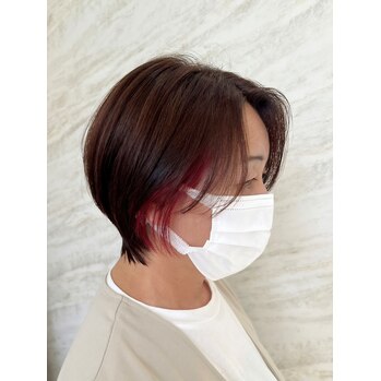 ショートに映えるイヤリングカラー【hotaru】