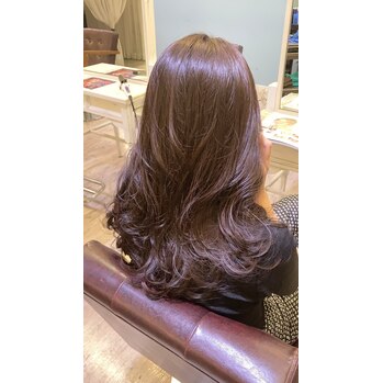 韓国ヘアは後ろ姿も美人 (胸永)