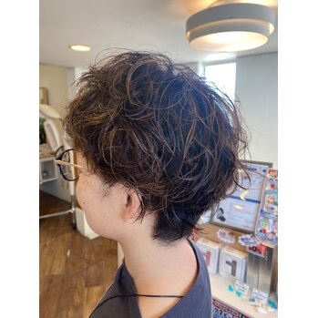 癖毛を活かしたショートスタイル (萩田)